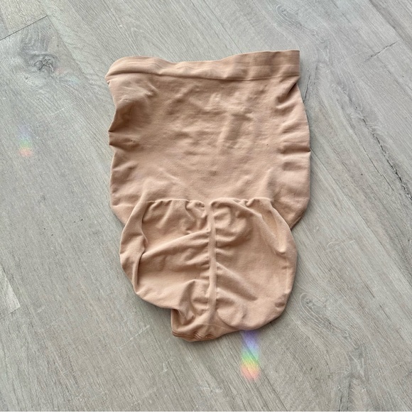 SKIMS shapewear underwear XL - Picture 3 of 3